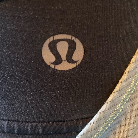 Lululemon Run Back On Track tank size 6 black and green with drawstring - Picture 5 of 7